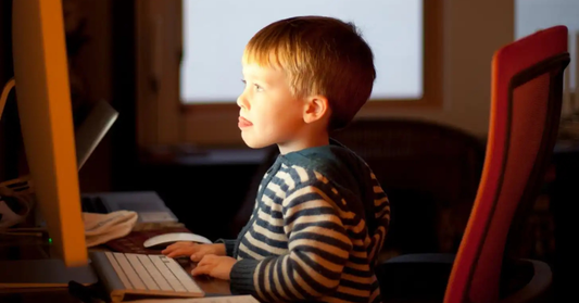 Screen time vs hands-on play: Finding the right balance for modern families